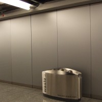 Folierung einer Fensterfront am Flughafen Frankfurt