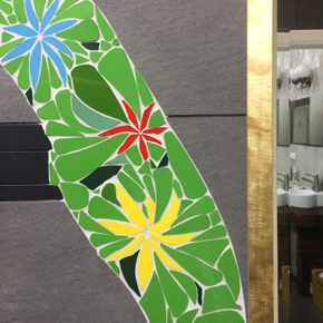 Firmenbad-Gestaltung mit Fliesen-Mosaik und Folien Firmenbad-Gestaltung mit Fliesen-Mosaik und Folien