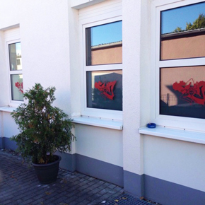 Glasdekorfolie mit Motiv-Beschriftung Glasdekorfolie mit Motiv-Beschriftung