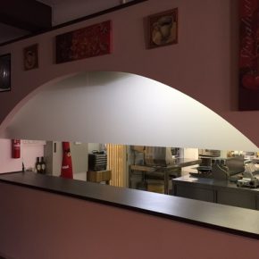 Trattoria Trennscheiben Bögen satiniert Trattoria Trennscheiben Bögen satiniert
