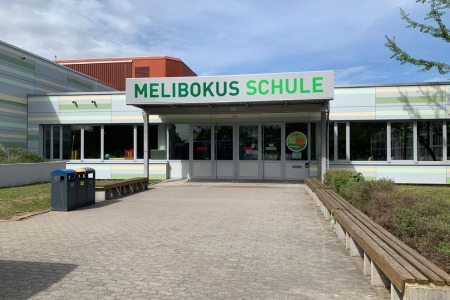 Eingangsschild-Melibokus-Schule-Bild01