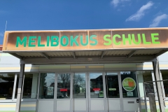 Eingangsschild-Melibokus-Schule-Bild02