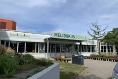 Eingangsschild-Melibokus-Schule-Bild06-1024x768