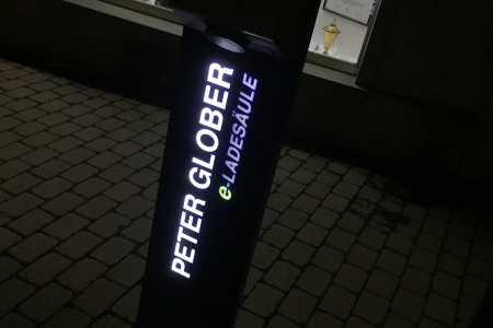 e-Ladesäule_peter-glober_foliert_LED_Leuchtkasten_1