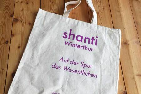 baumwoll-tasche-natur-bedruckt-shanti-auf-der-spur2