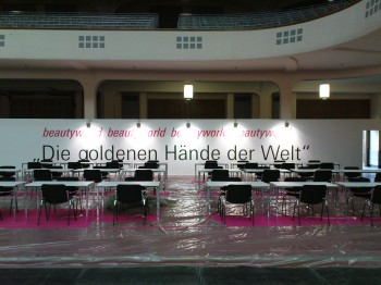 Die goldenen Hände der Welt Beschriftung